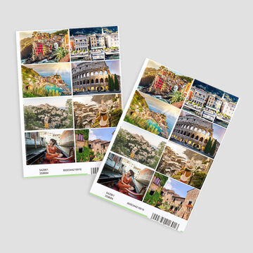 Deux livres photo identiques des photos de voyage en Italie. Les couvertures montrent des sites importants, des paysages côtiers et des moments détente.