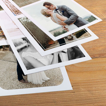 Zoom sur des marque-page personnalisés avec photos de mariage