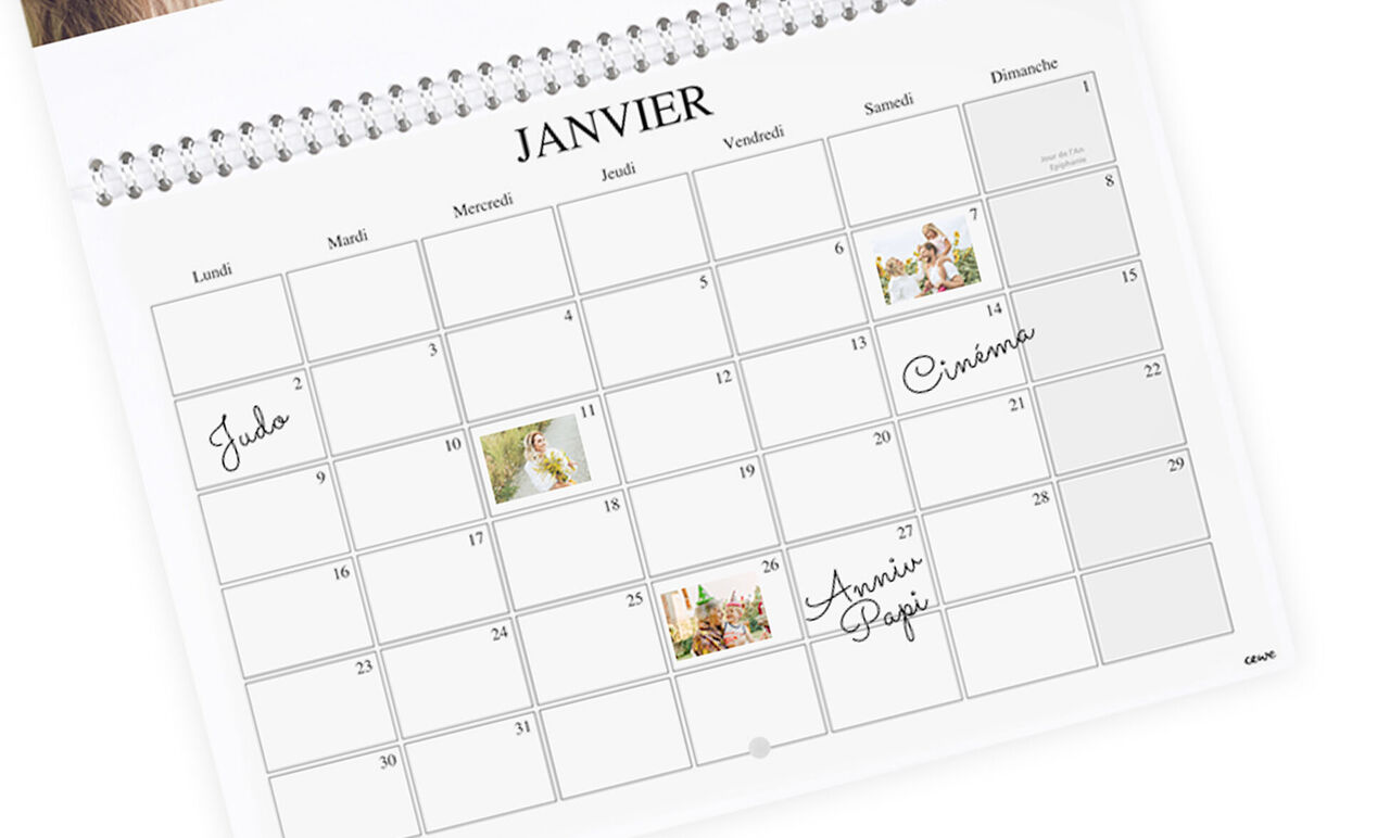 Feuille de calendrier pour janvier avec des images et des notes manuscrites.