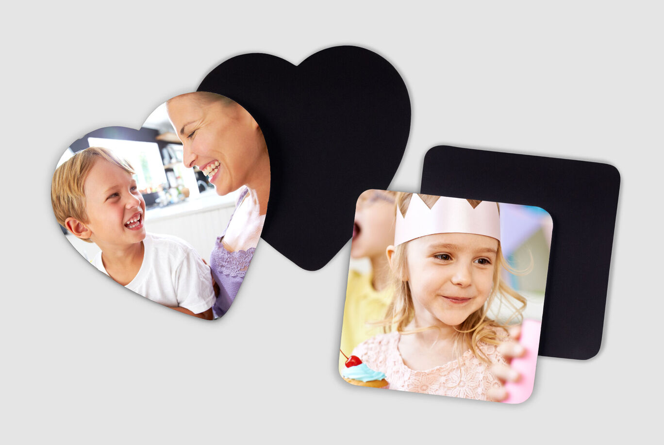 Deux cartes photo en forme de cœur et une carte carrée, toutes en couleurs joyeuses.