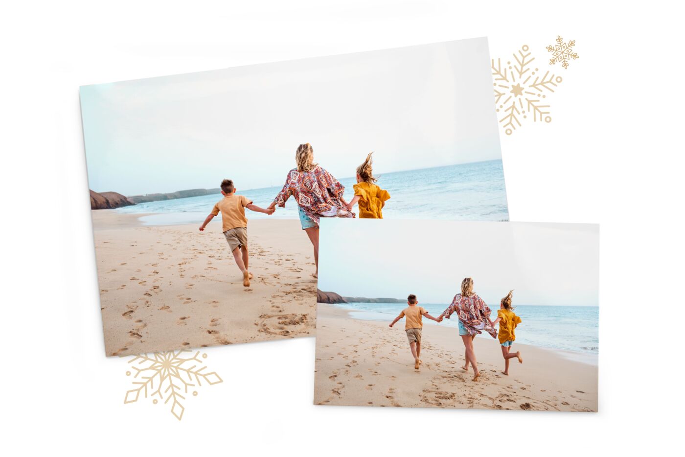 Deux agrandissements photo montrant une famille courant sur la plage