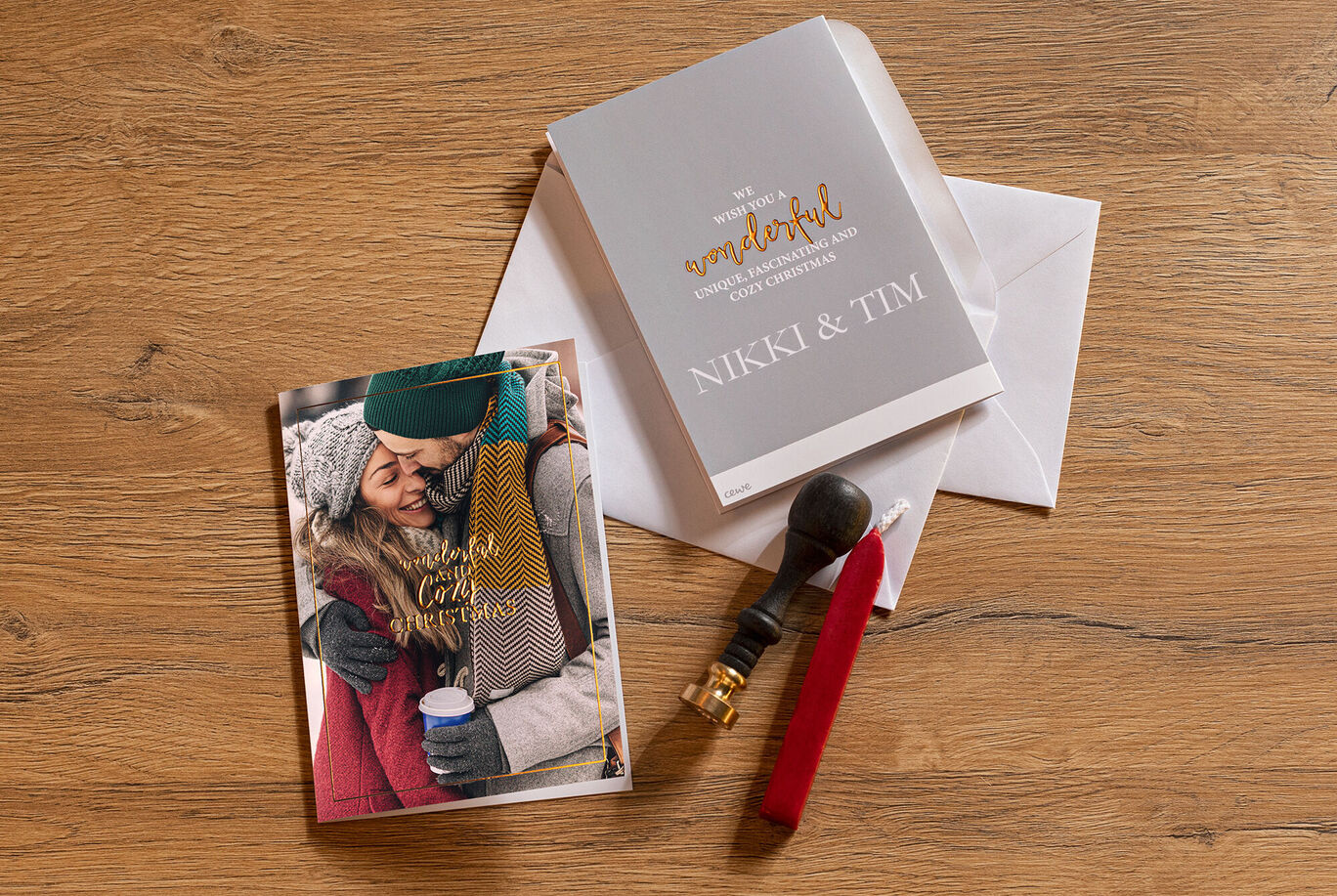 Un motif hivernal aimant sur une carte de vœux avec le texte 'Wishing you a wonderful holiday season'.