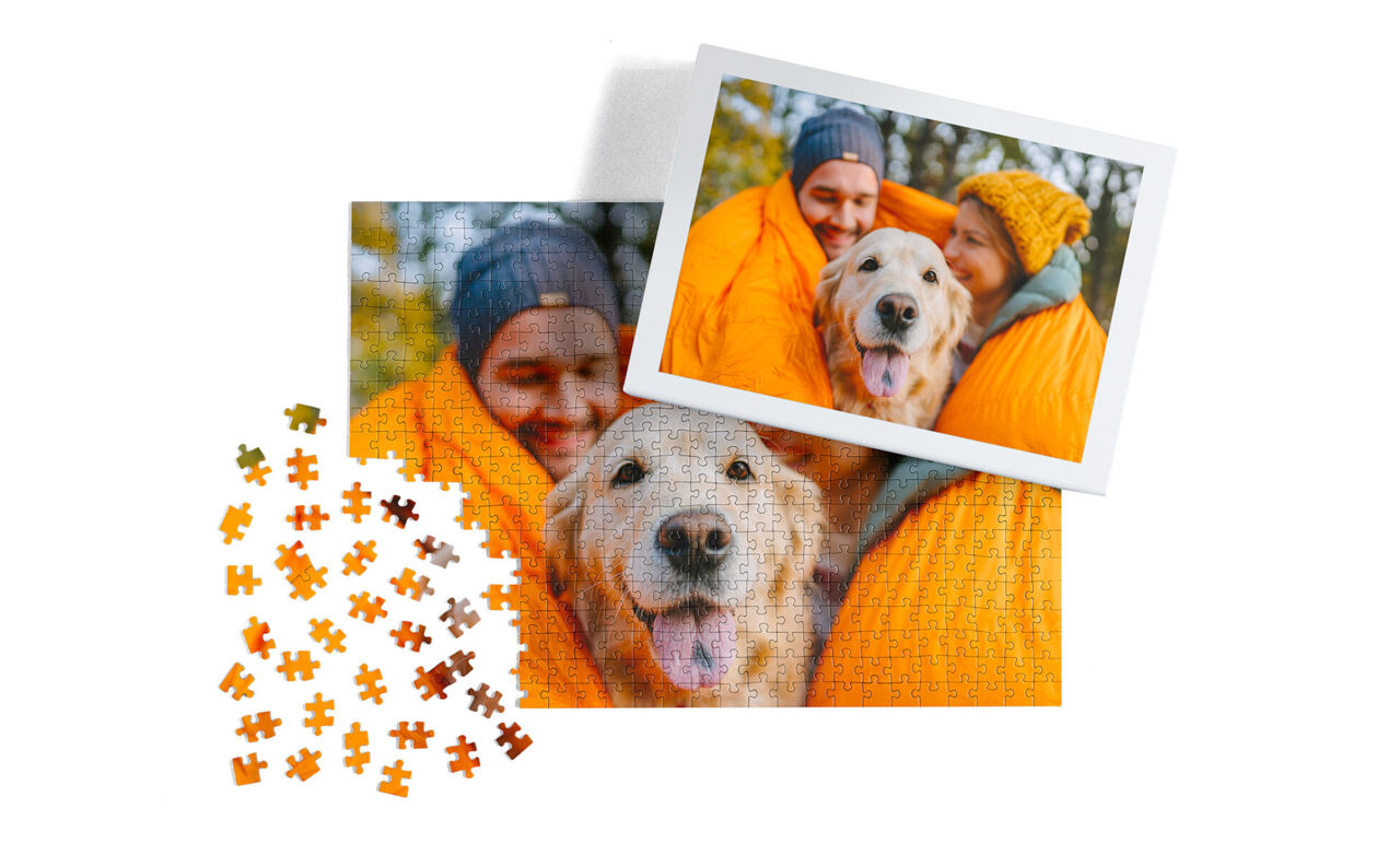 Puzzle personnalisé avec un chien et pièces éparpillées