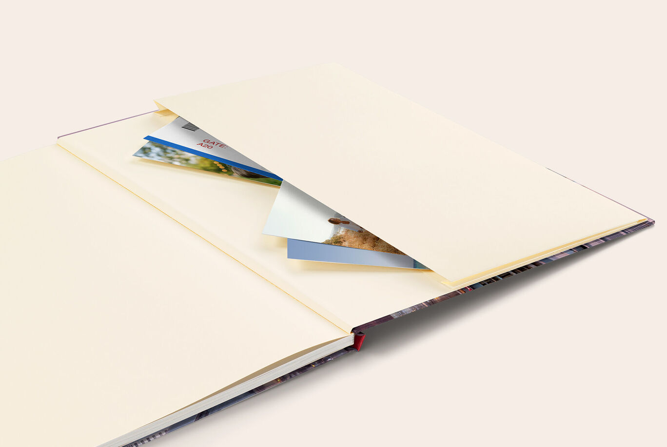 Pochette intégrée au LIVRE PHOTO CEWE pour garder ses souvenirs de l'année