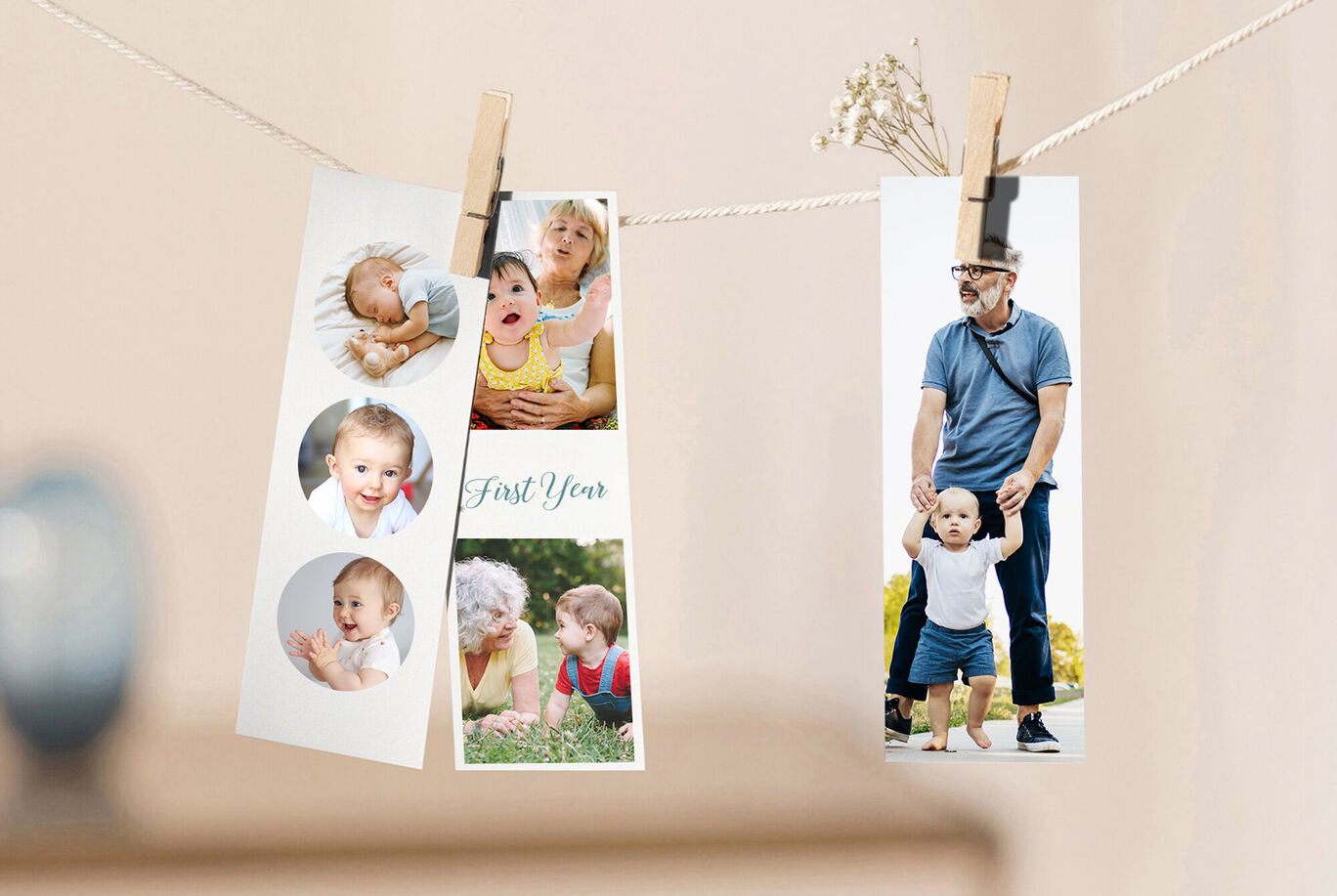Trois photos pendent à une corde à linge. À gauche un bébé, au milieu une femme joyeuse, à droite un homme avec un enfant.