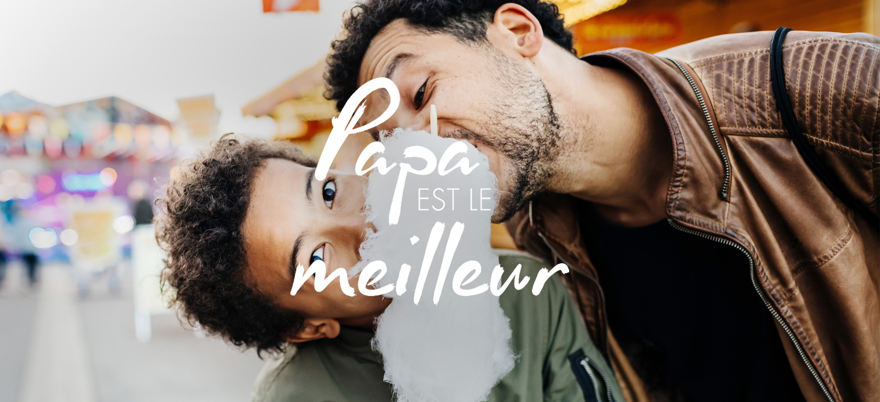 Enfant et adulte montrent de l'affection lors d'une sortie