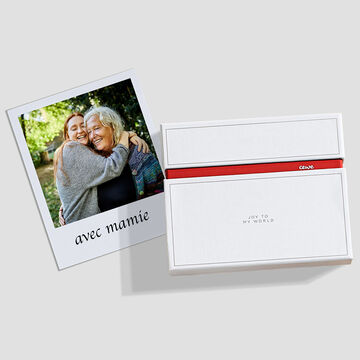 Tirage photo rétro avec texte et une boîte photo souvenirs