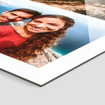 Pêle-mêle sur tableau photo Prestige avec des photos d'un couple heureux