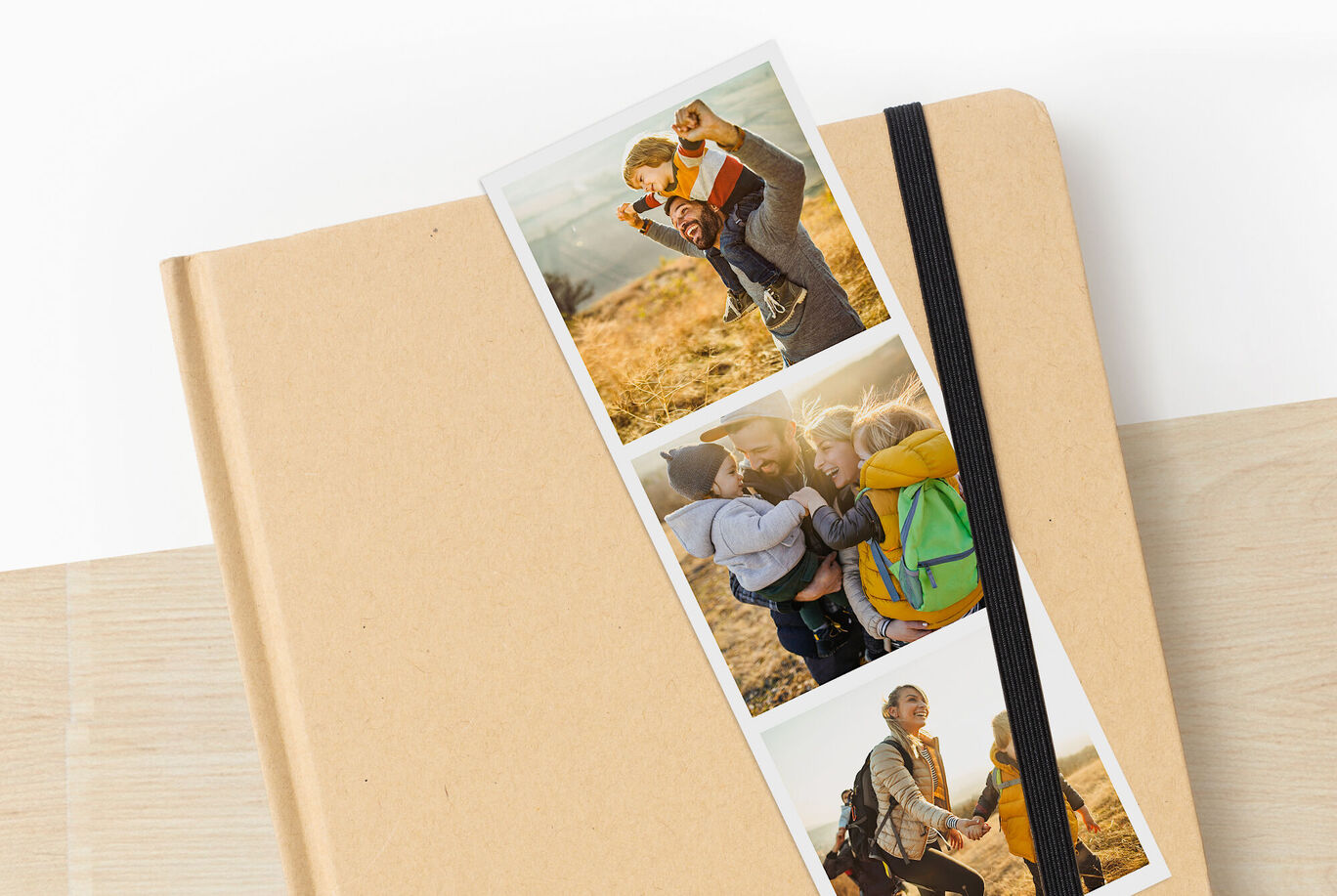 Trois photos de moments familiaux agencées dans un album photo CEWE.