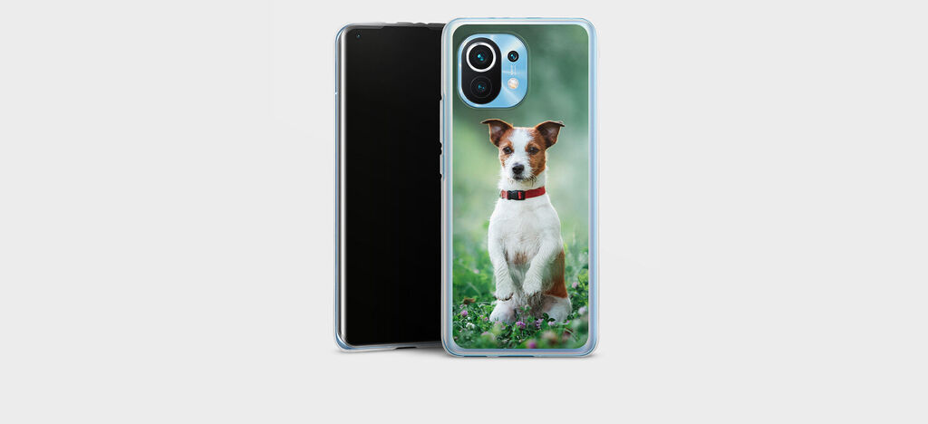 Chiens sur une coque de téléphone avec fond vert