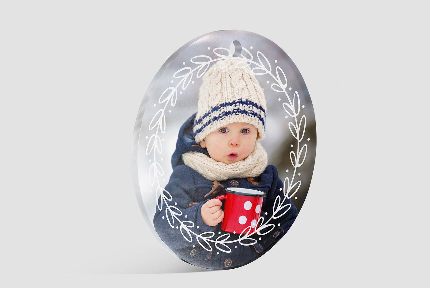 Boule déco de Noël personnalisée avec la photo d'un enfant l'hiver