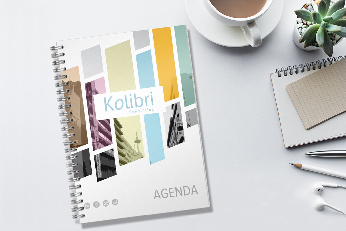 Beau bloc-notes avec des designs colorés et le titre "Colibri" sur la couverture