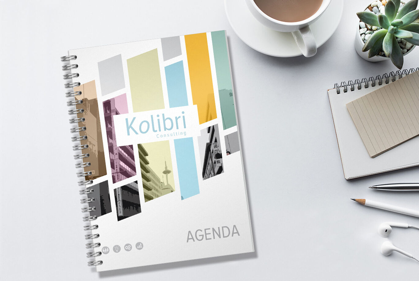 Beau bloc-notes avec des designs colorés et le titre "Colibri" sur la couverture