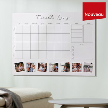 Calendrier avec photos de famille et places pour rendez-vous.