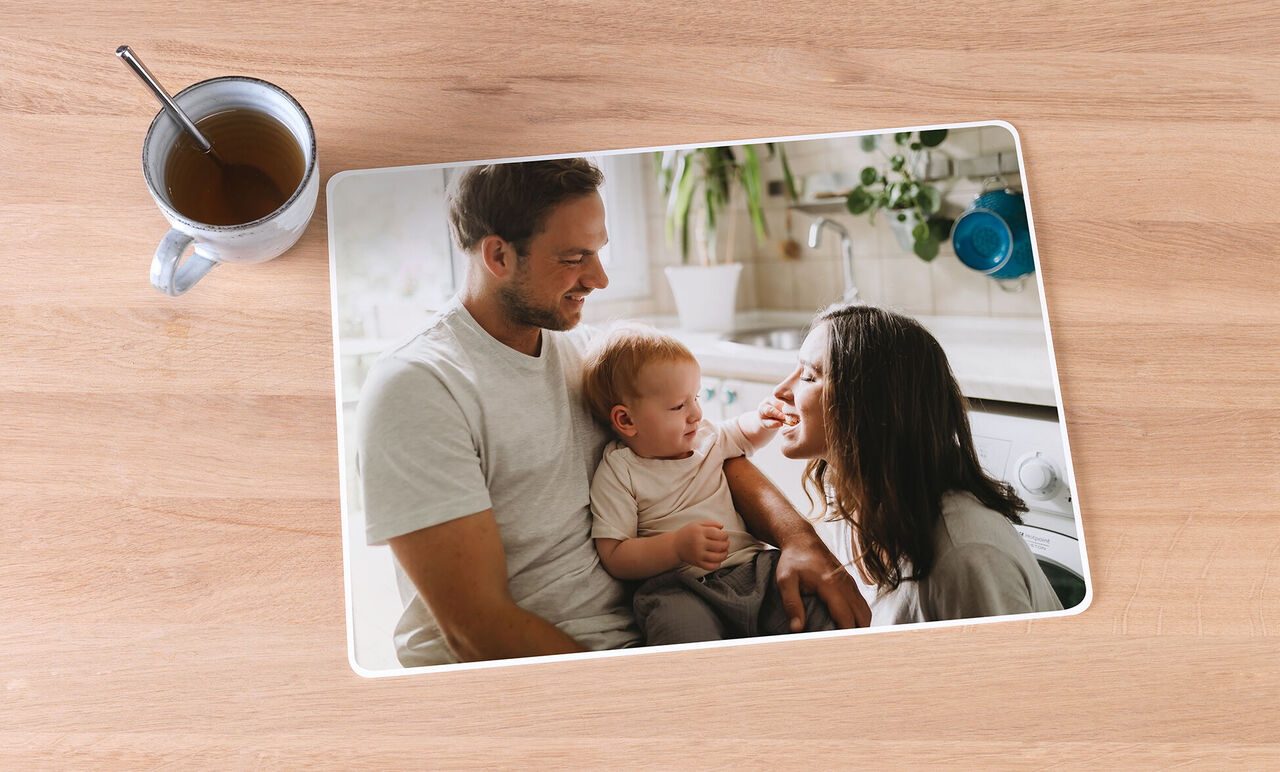 Set de table personnalisé avec photo posé sur une table en bois
