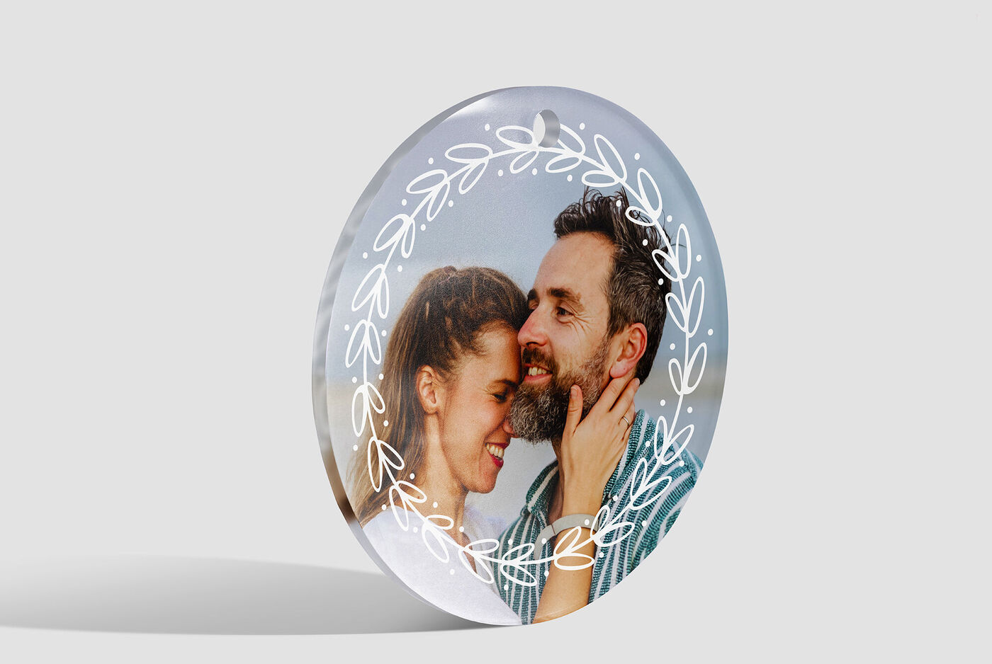 Étiquette déco en plexi personnalisée avec une photo de couple