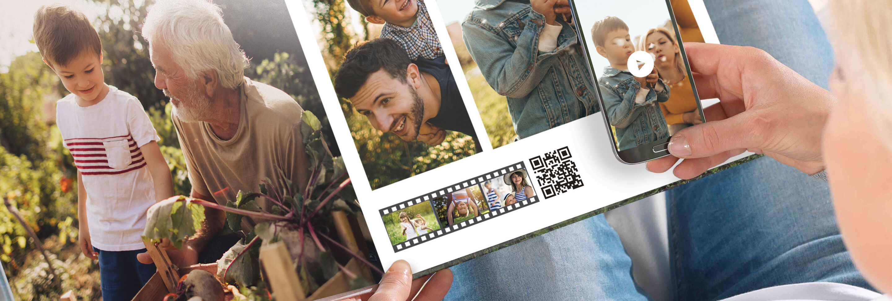 Une personne tient un album photo avec des images d'une belle journée à l'extérieur. Photos de moments heureux avec famille et amis.