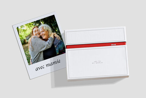 Tirage photo rétro avec texte et une boîte photo souvenirs
