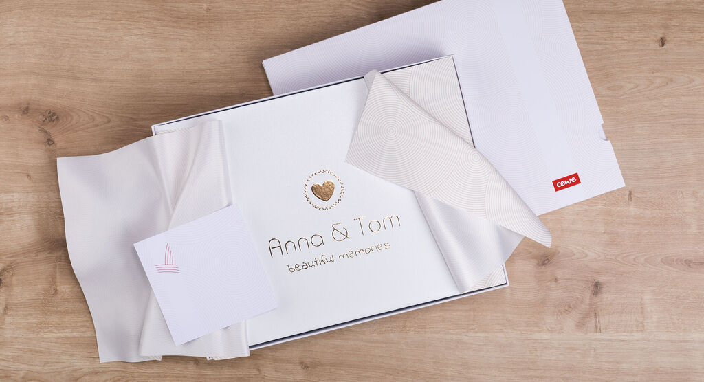 Album de mariage dans une jolie boîte