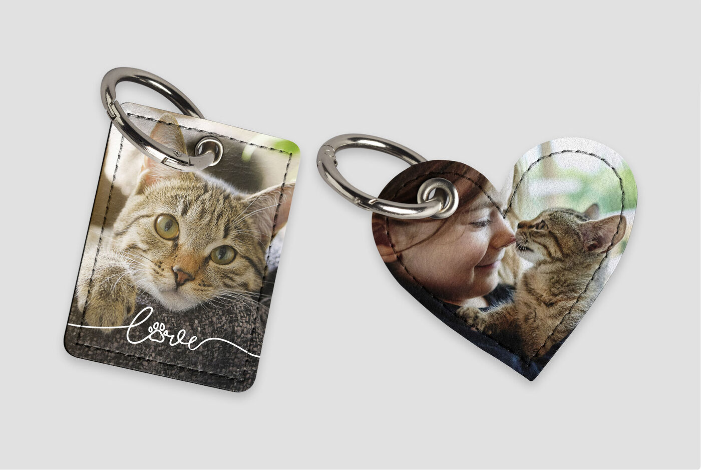 2 porte-clés personnalisés rectangulaire et en cœur avec des photo d'un chat