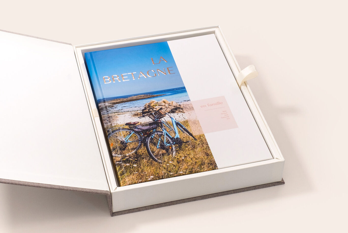 Livre photo dans une jolie boîte cadeau