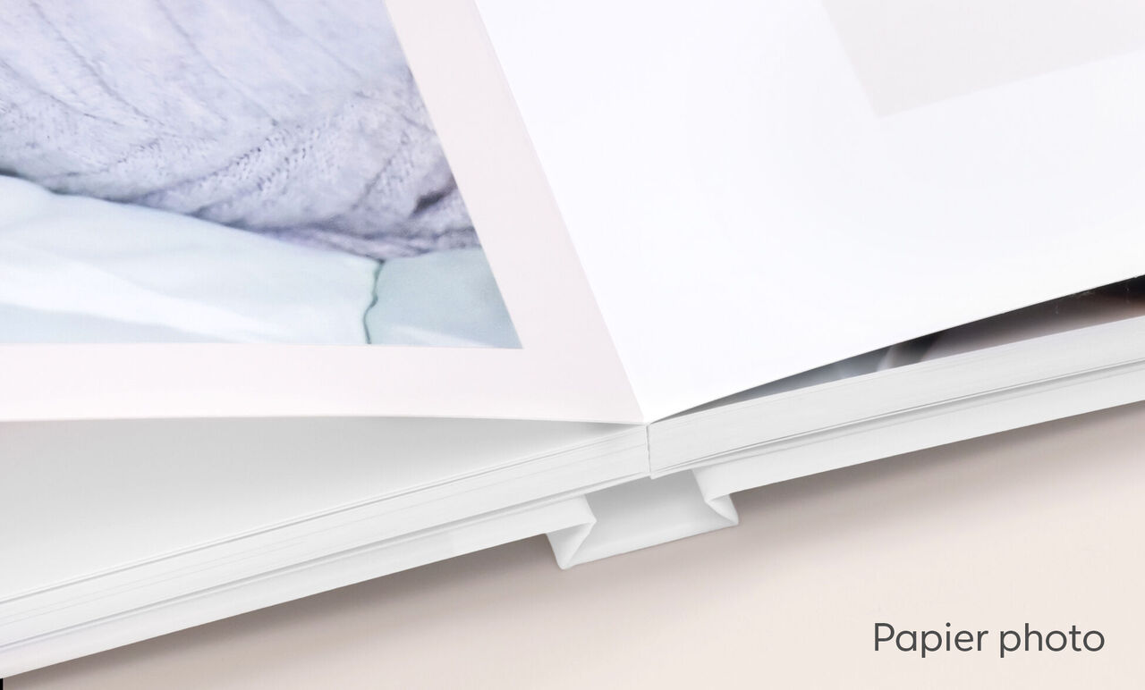 Zoom sur le papier photo du Livre Photo CEWE carré