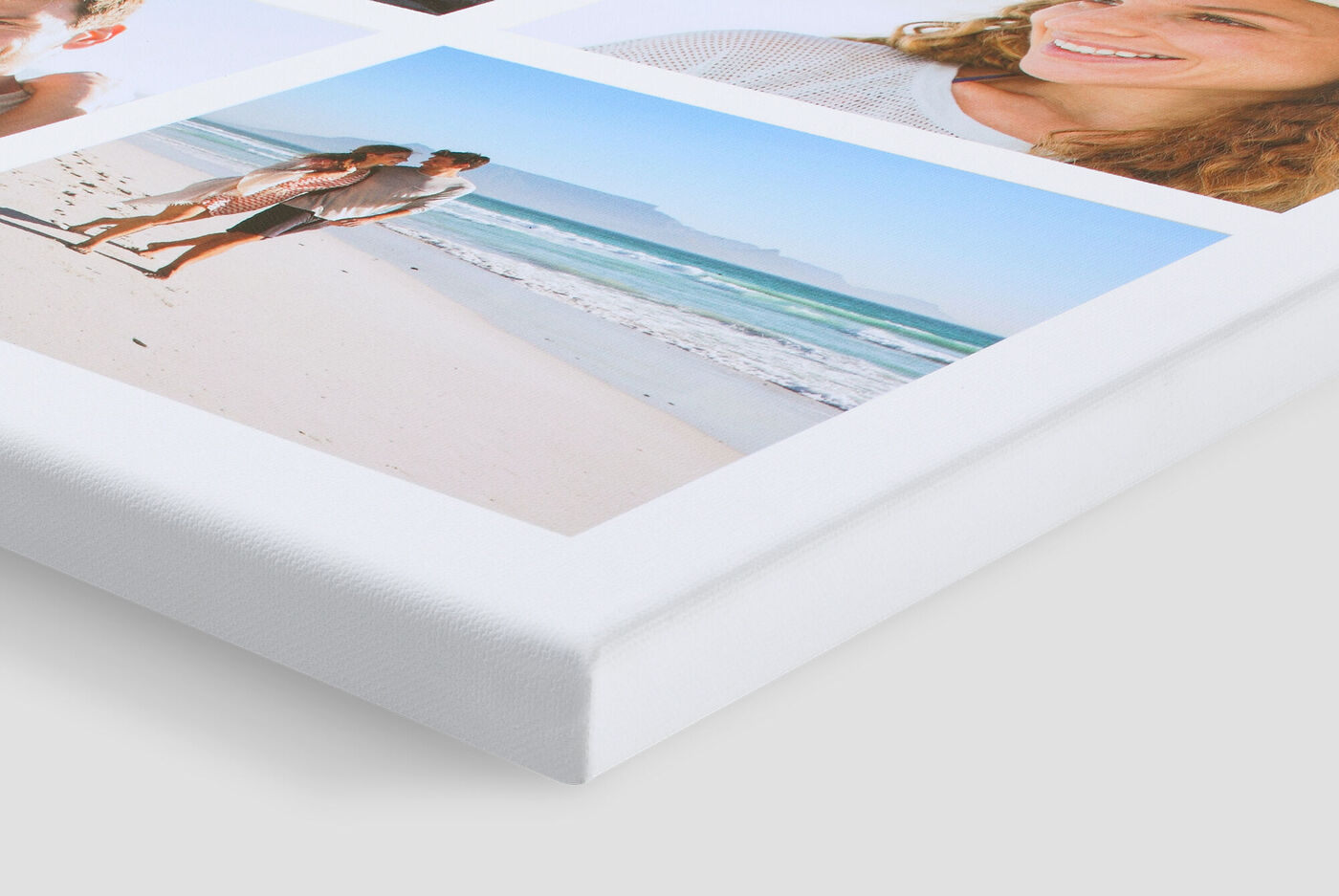 Toile photo pêle-mêle montrant des photos de famille à la plage