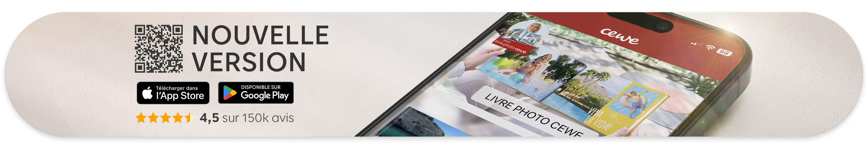 L'application CEWE montre un aperçu de livres photo sur un smartphone.
