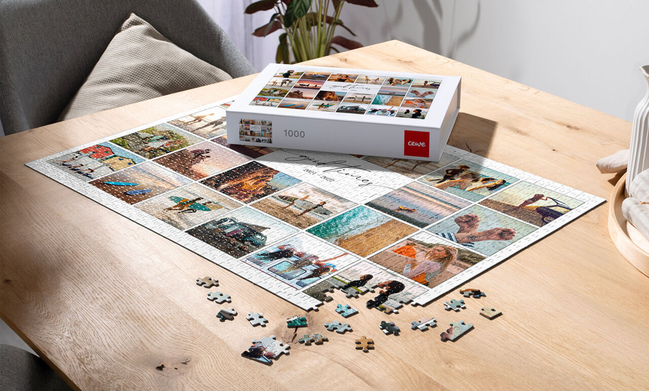 Puzzle photo personnalisé en cours d’assemblage sur une table