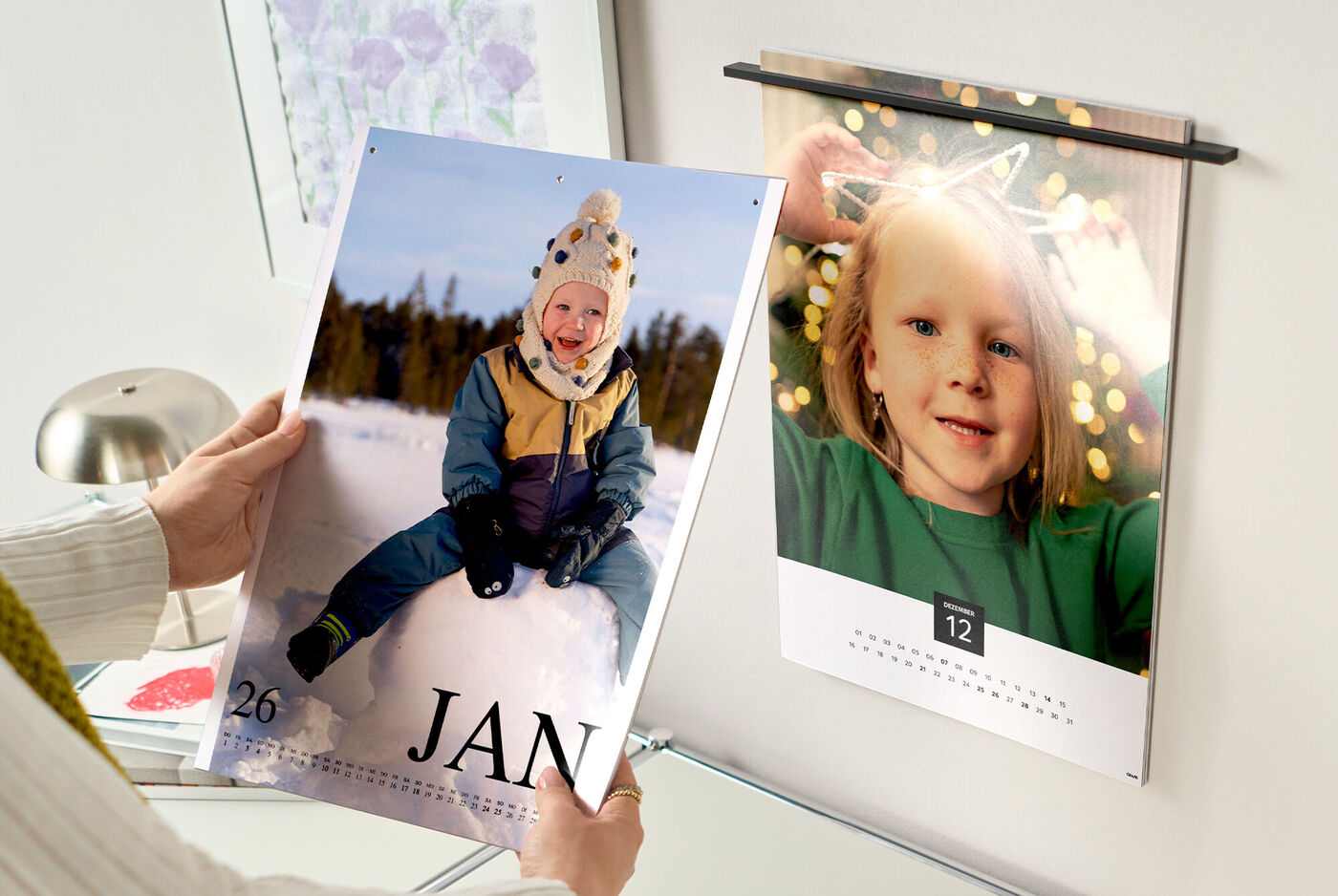 Calendrier photo fineline avec une accroche design pour fixer le calendrier au mur