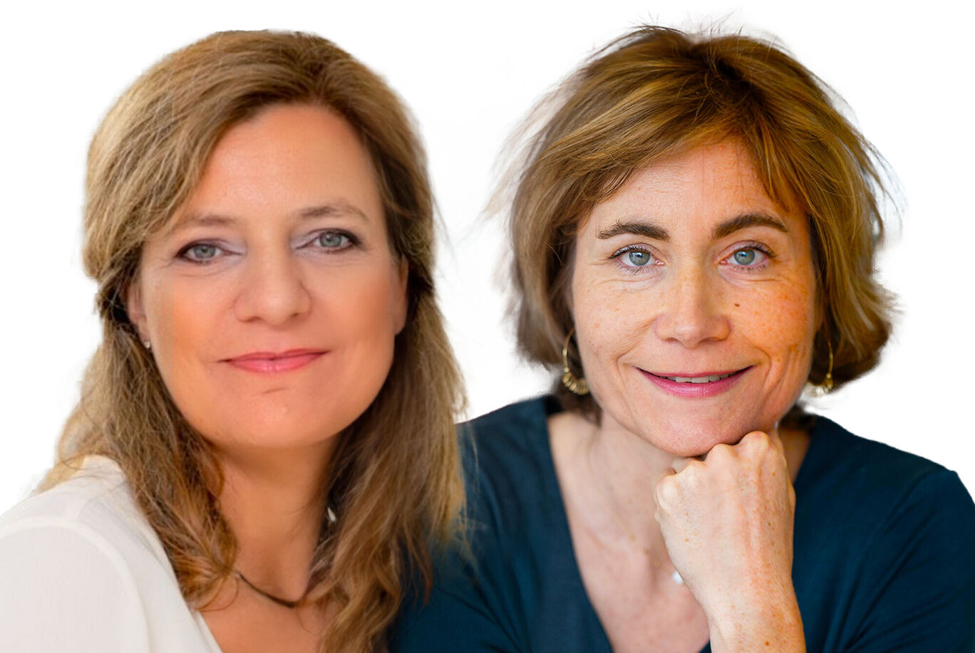 Deux femmes avec des visages souriants en vêtements clairs, rayonnant une ambiance positive.