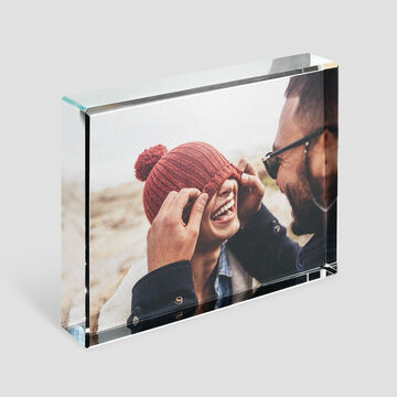 Bloc photo sous verre personnalisé avec une photo d'un couple complice