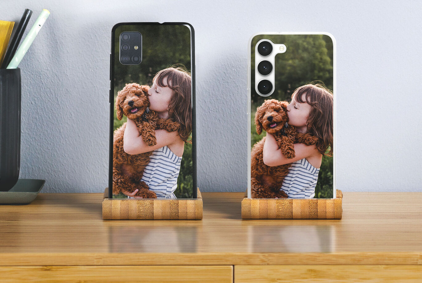 2 smartphones Samsung avec une coque personnalisée avec photo