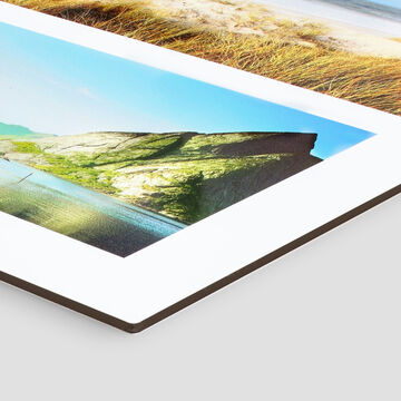 Pêle-mêle photos sur alu-dibond montrant un paysage de montagne avec la mer