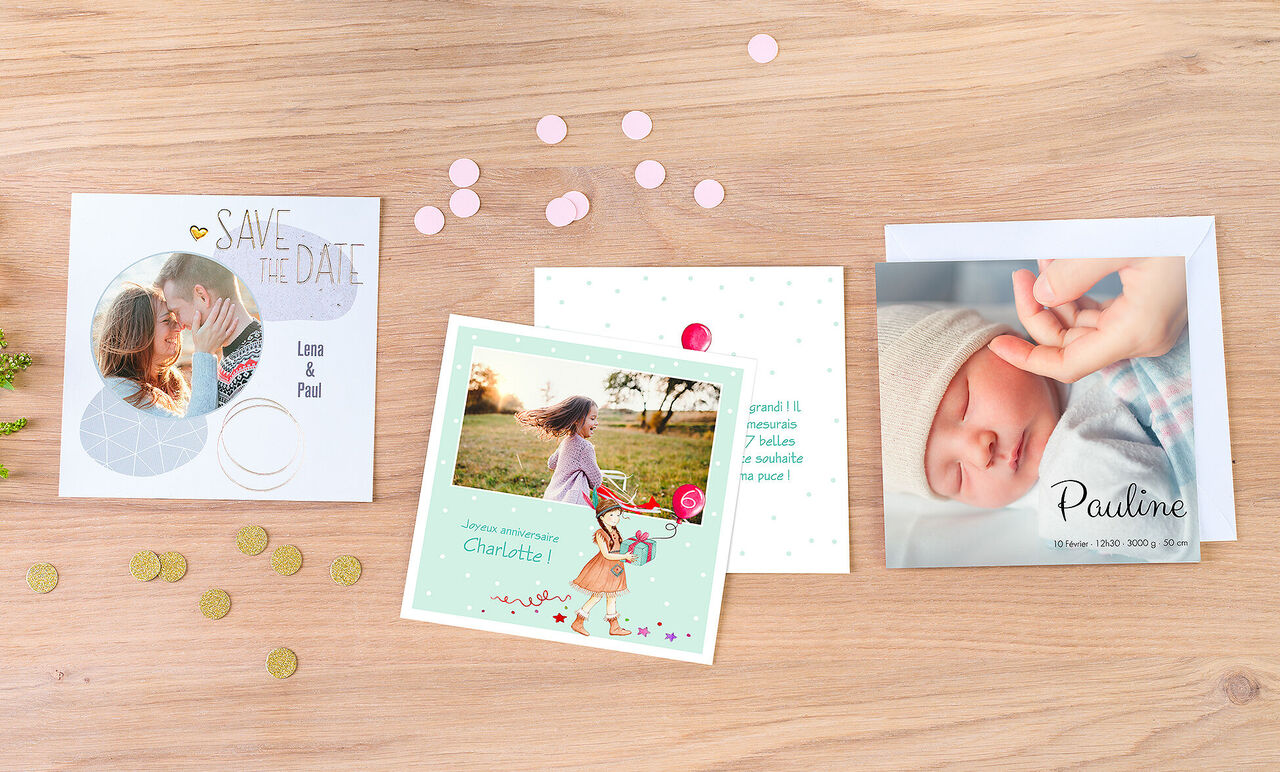 Les trois cartes de vœux soigneusement conçues présentent différents designs pour des occasions spéciales et des messages personnels.