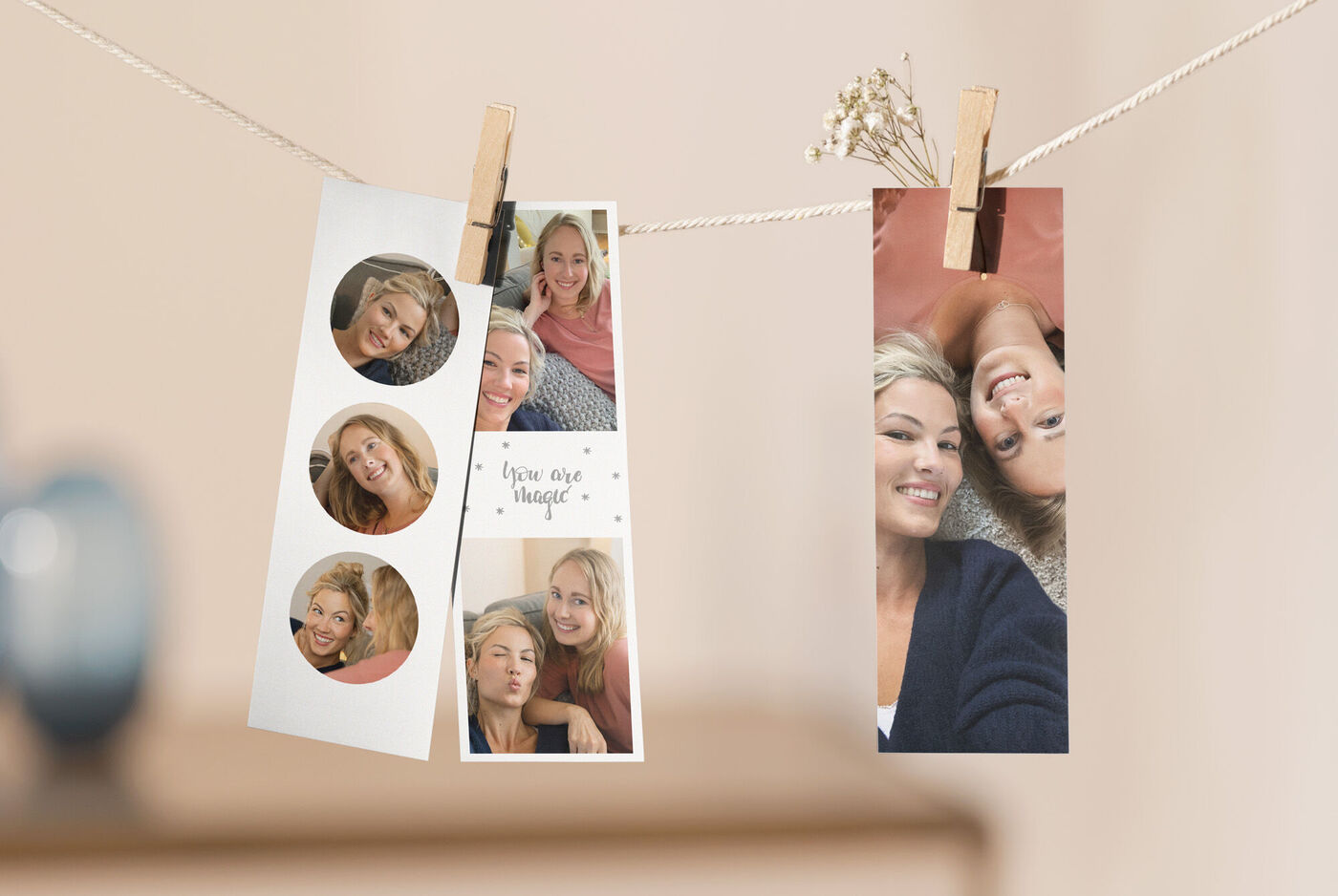 Marque-page personnalisé avec texte et photo devant un livre