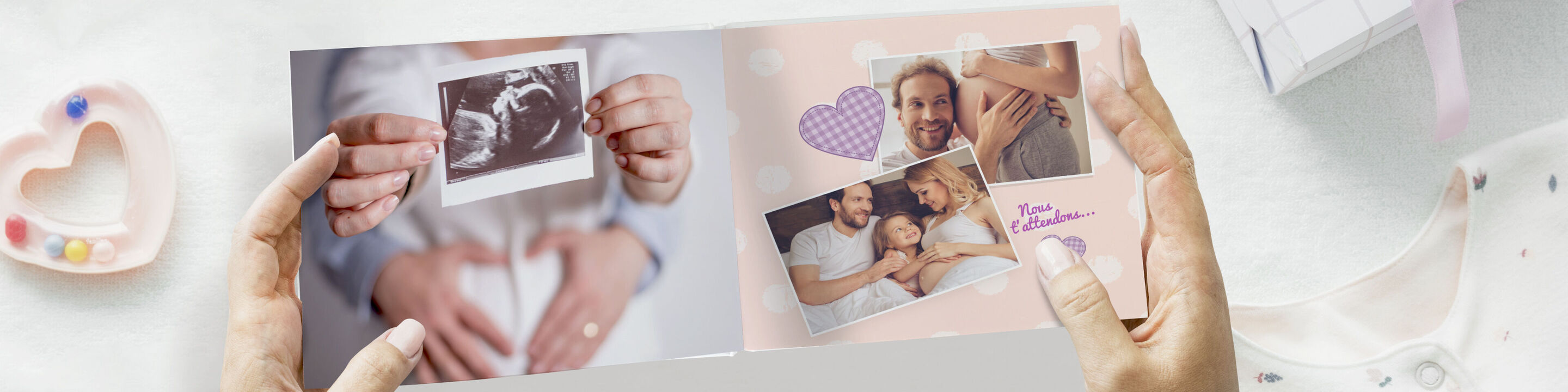 Album photo de naissance montrant une échographie, la grossesse et une famille heureuse