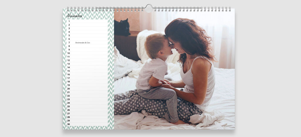 Calendrier personnalisé avec une photo d'un bébé sur les genoux de sa mère