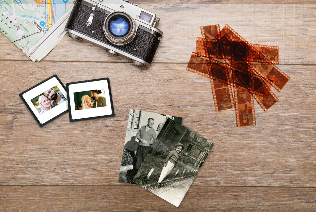 Développement photo argentique avec des négatifs et un appareil photo reflex